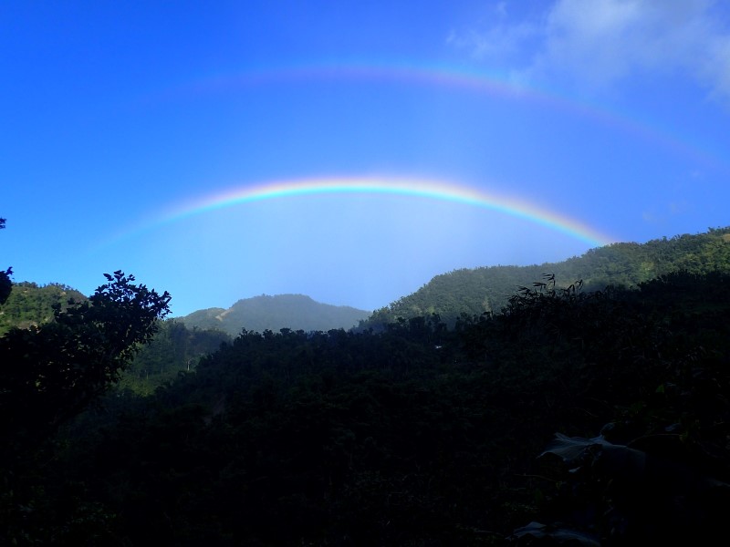Arcobaleno vicino a Wotten Waven, Dominica