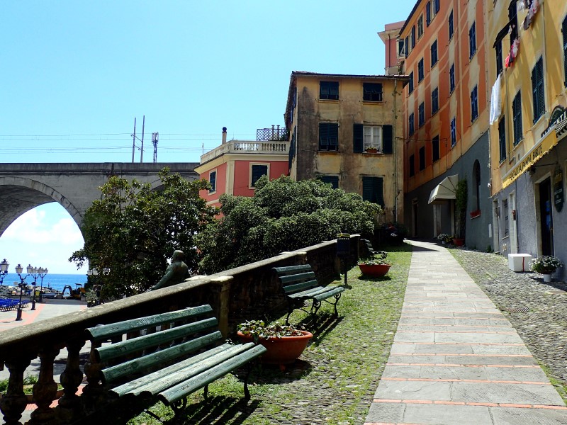 Piazza di Zoagli e sentiero per Rapallo