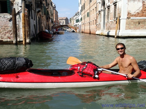 Venezia in canoa