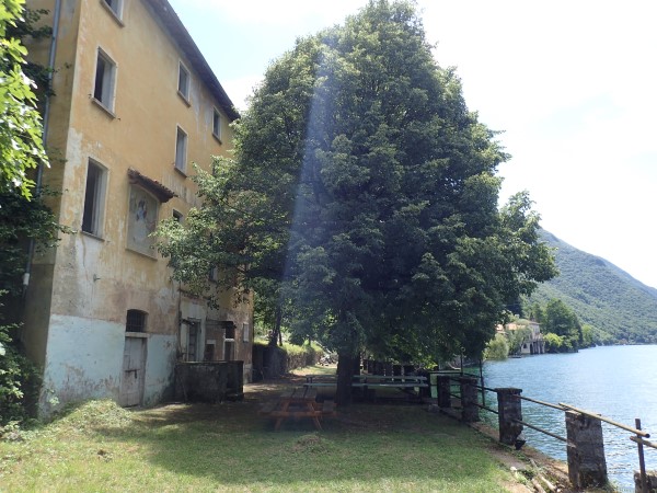 Caserma sul lago di Lugano