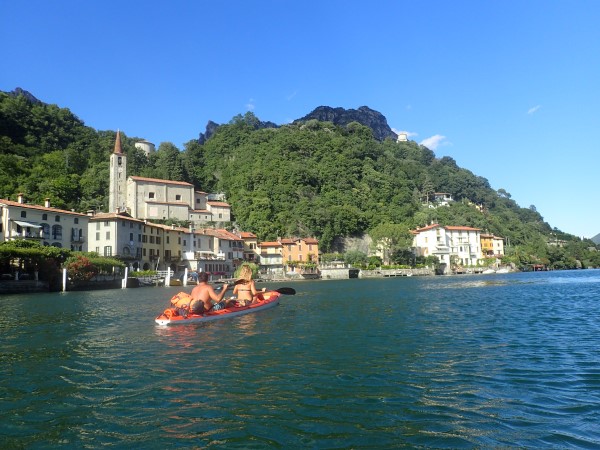 Paese sul lago di Lugano