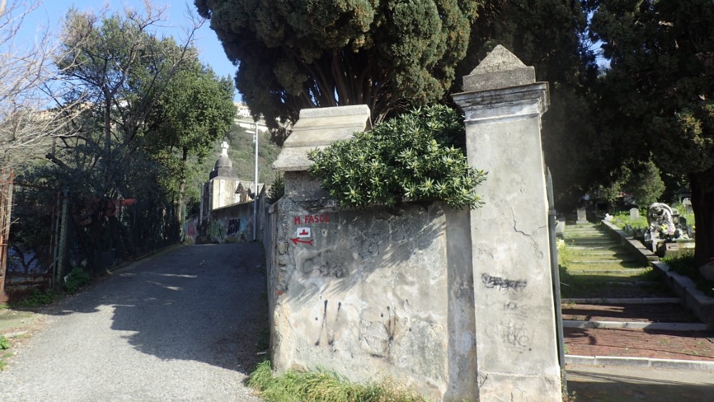 Cimitero di Quinto e sentiero per il Monte Fasce