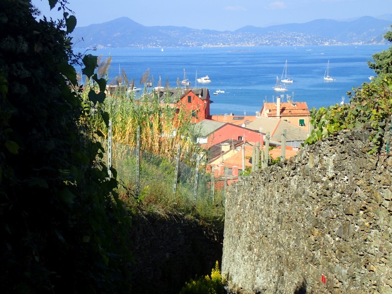 The first part of the path at Sestri Levante with view over Baia della Favole