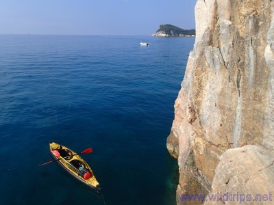 In canoa a Capo Noli