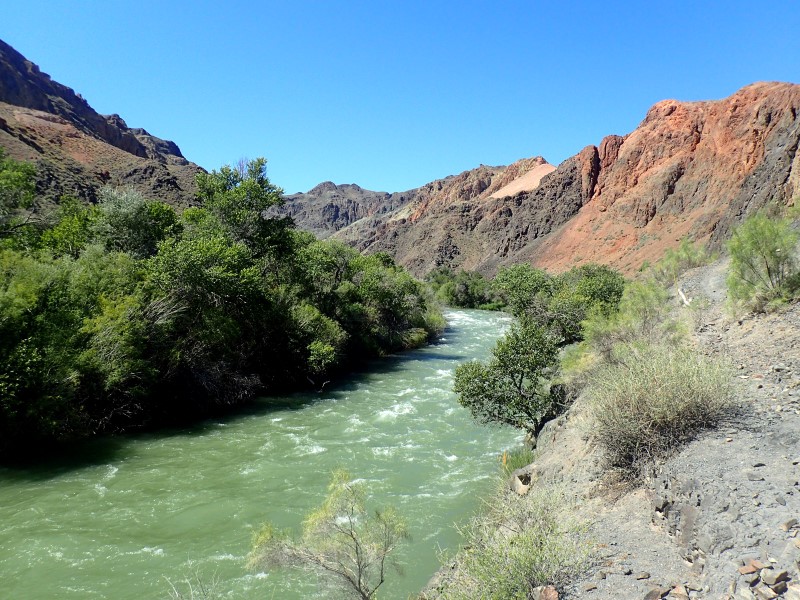 Il fiume Charyn nell'omonimo Canyon, in Kazakistan