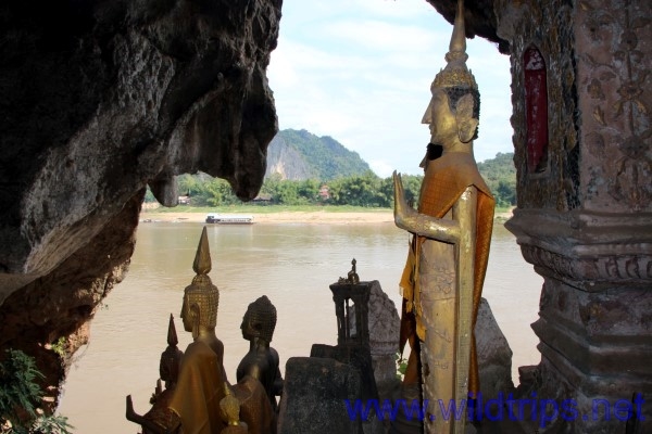Grotte di Pak Ou, non lontane da Luang Prabang, Laos
